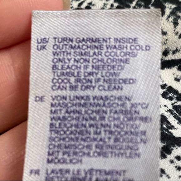 NYDJ Not Your Daughters Jeans Popover Top Blouse Keyhole Tie Neckline Sz S - Picture 10 of 12